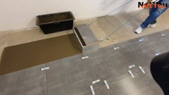 NetYou III - urządzenie do szybkiego i równego nakładania kleju na posadzkę